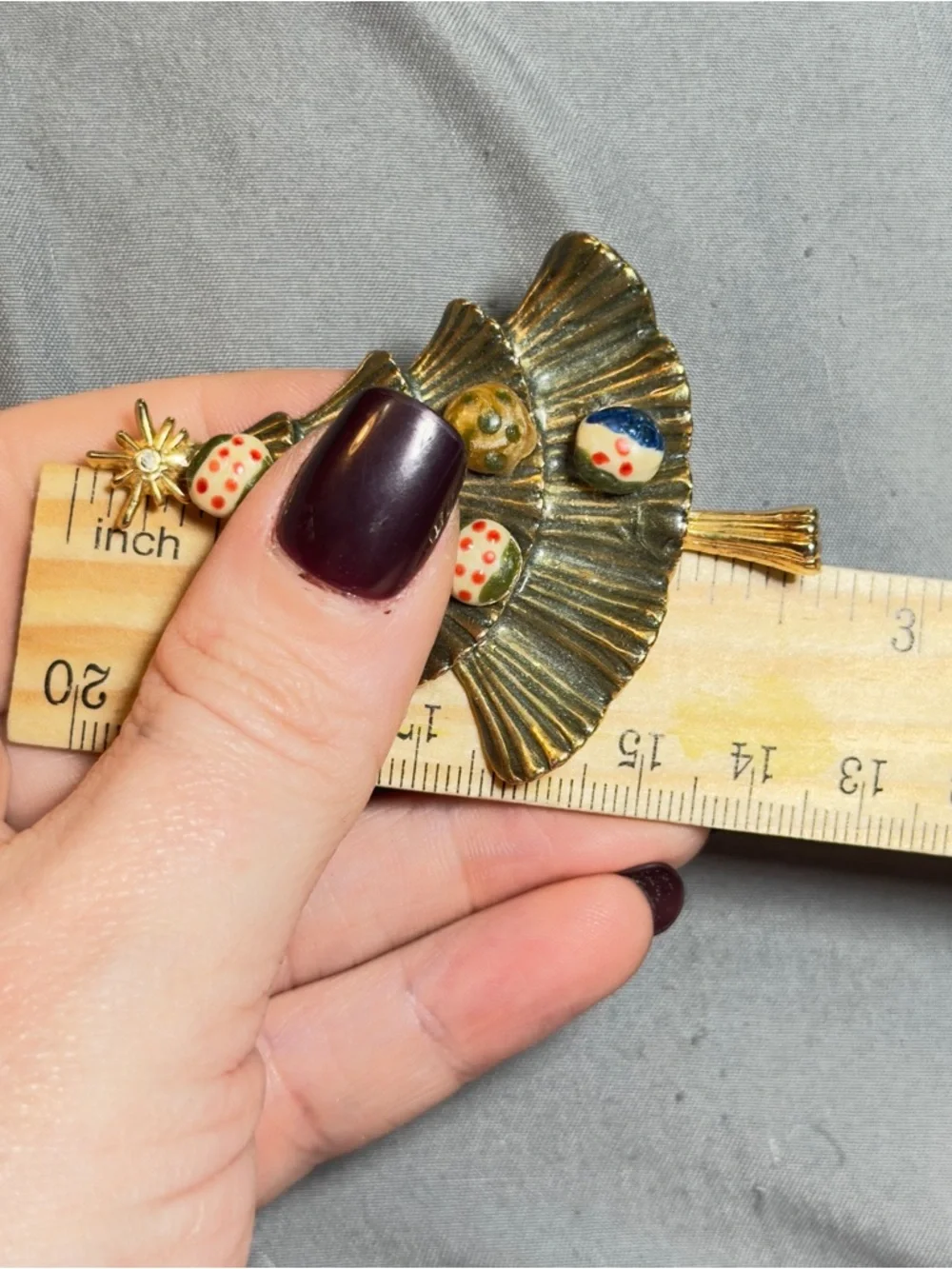 Vintage Enamel Christmas Tree Brooch Gold Tone Textured Holiday Pin 2.7